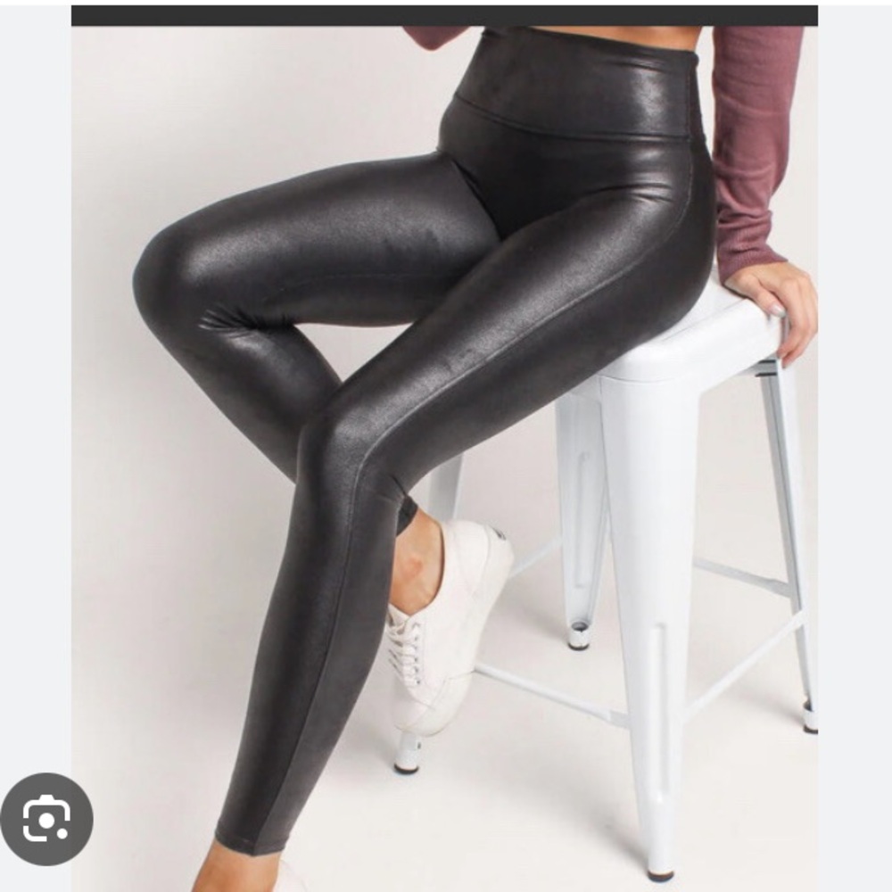 SPANX Black Shiny faux leather Leggings size 1X high rise grunge